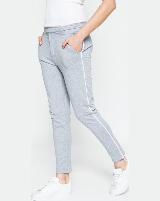 Pantaloni Answear sporty fusion gri